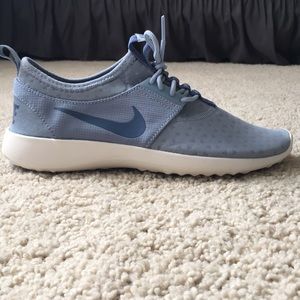 Blue Women’s Nike Running Shoes/Sneakers